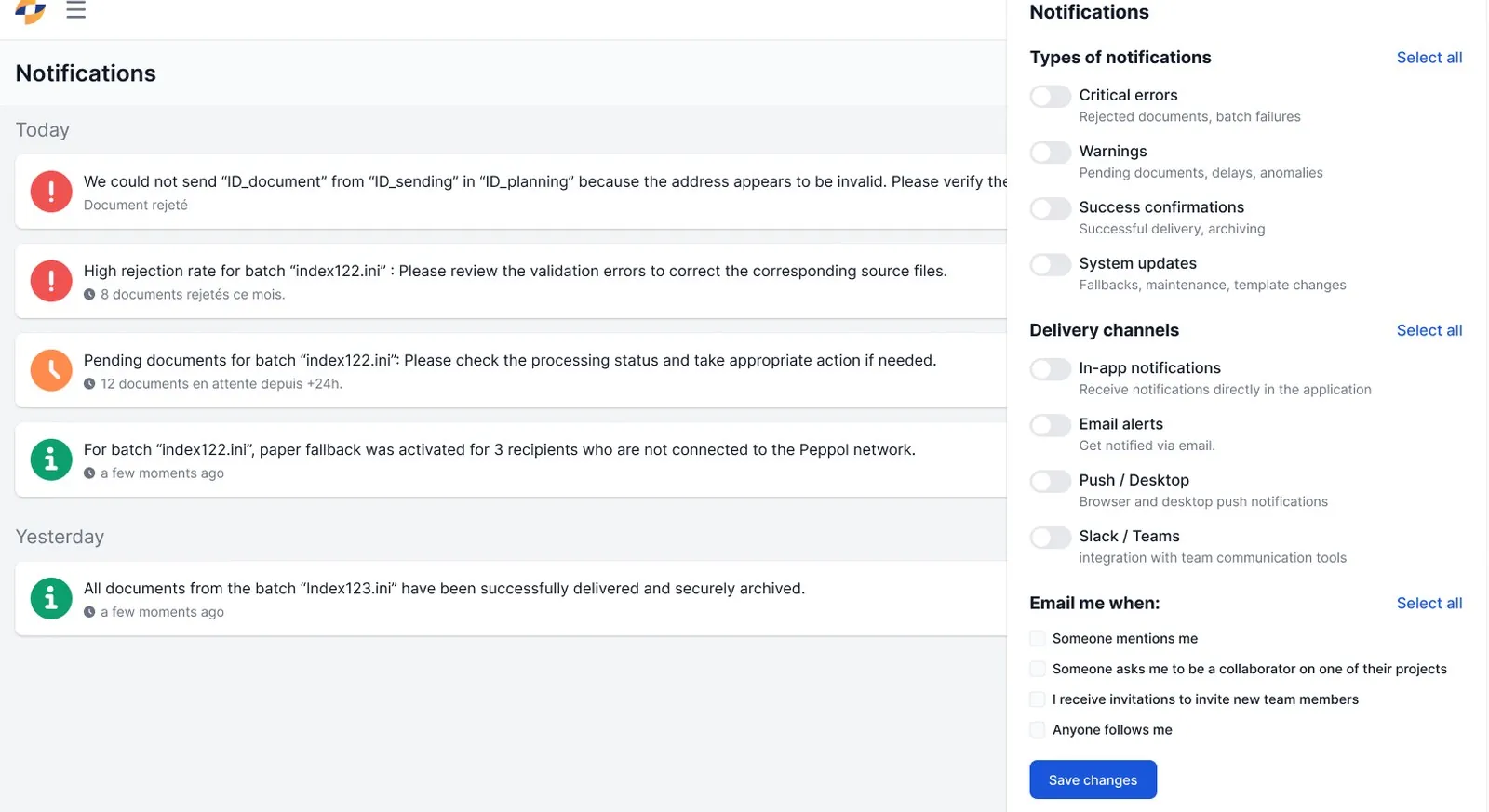 Het paneel met notificatievoorkeuren: soorten meldingen en verspreidingskanalen, in-app, e-mail, push, Slack of Teams.