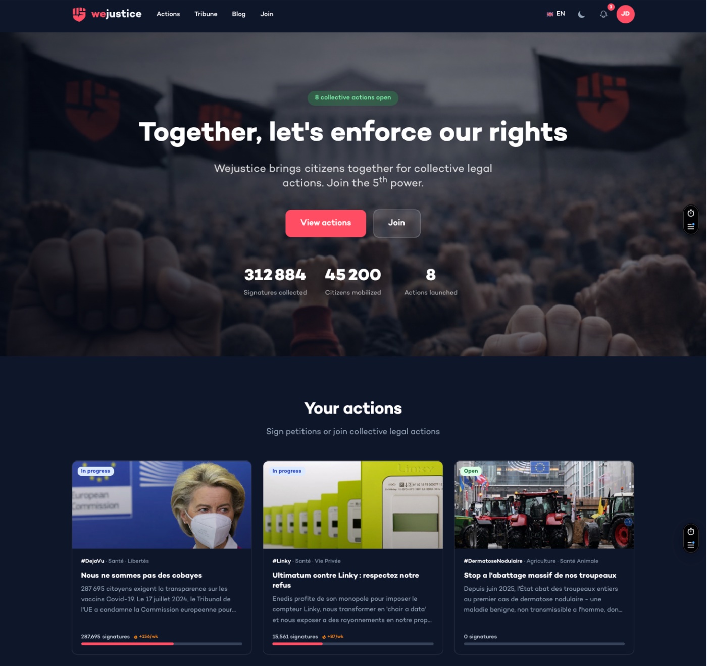 La home de WeJustice en mode sombre : hero sur photo de foule, compteurs de mobilisation et premières actions.